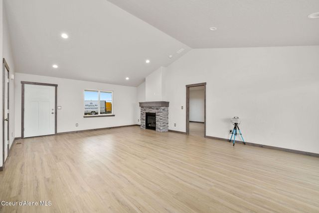 11992 N LENNON LN, Rathdrum, ID 83858