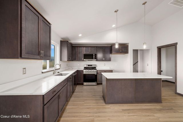 11992 N LENNON LN, Rathdrum, ID 83858