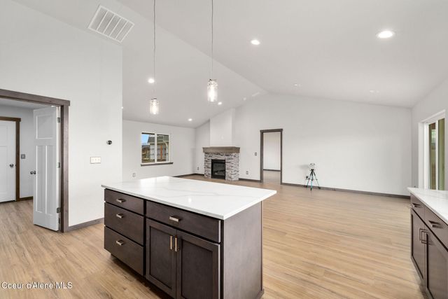 11992 N LENNON LN, Rathdrum, ID 83858