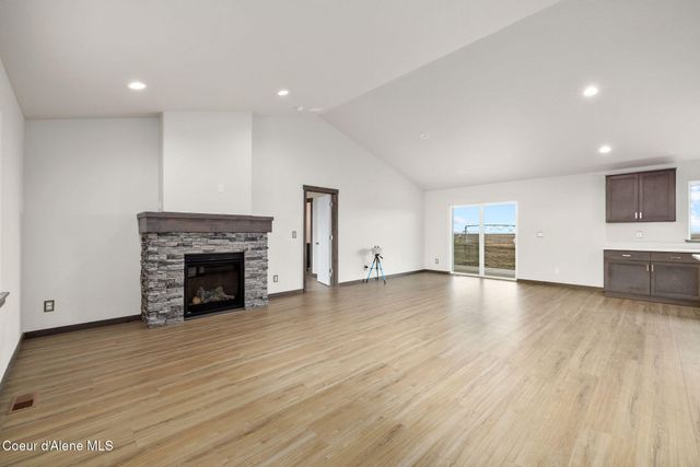 11992 N LENNON LN, Rathdrum, ID 83858