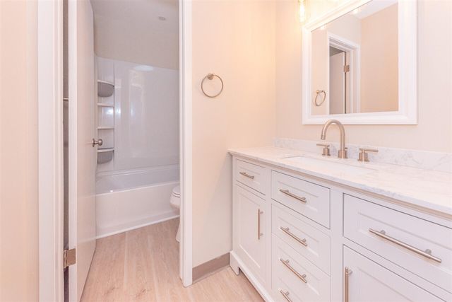 3021 Lake Haven Court, Ann Arbor, MI 48105