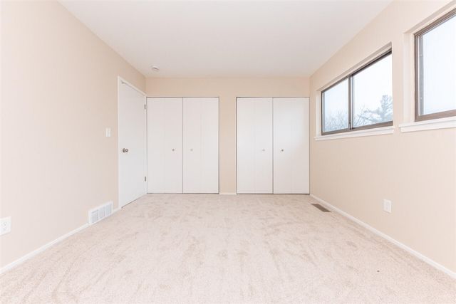 3021 Lake Haven Court, Ann Arbor, MI 48105