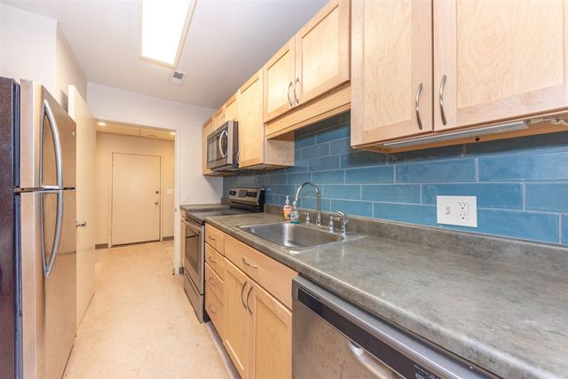 3021 Lake Haven Court, Ann Arbor, MI 48105