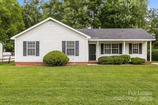 8247 Gera Emma Drive, Charlotte, NC 28215