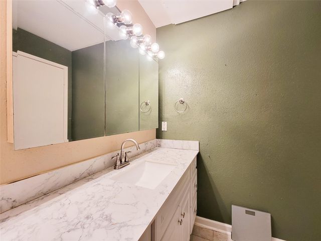 10047 Westpark Drive 21, Houston, TX 77042