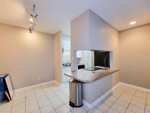 10047 Westpark Drive 21, Houston, TX 77042