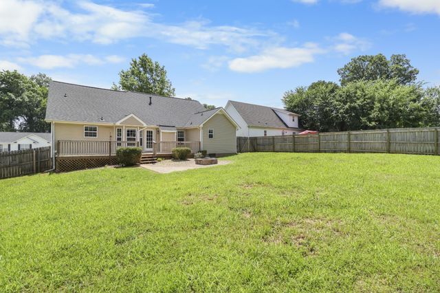 1644 Cedar Springs Cir, Clarksville, TN 37042