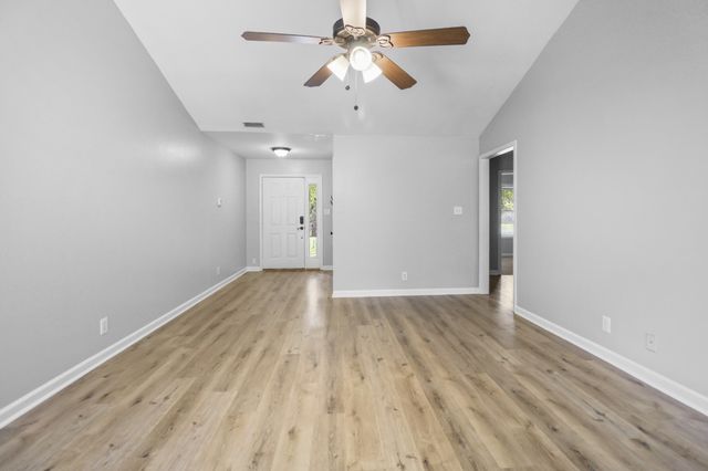 1644 Cedar Springs Cir, Clarksville, TN 37042