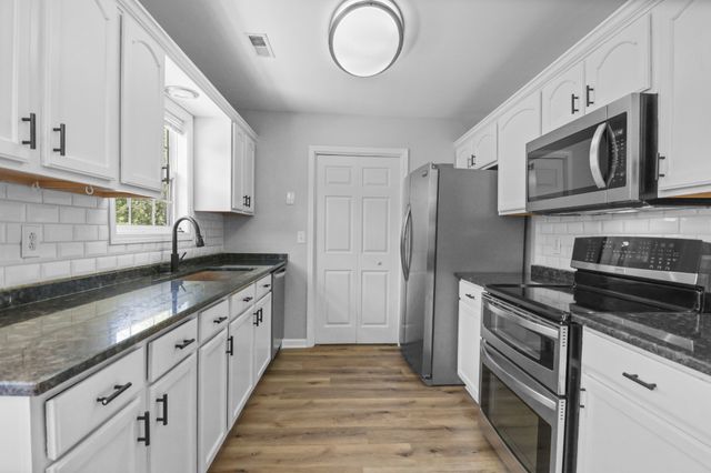 1644 Cedar Springs Cir, Clarksville, TN 37042