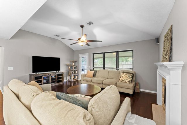 10822 Spruce Drive S, La Porte, TX 77571