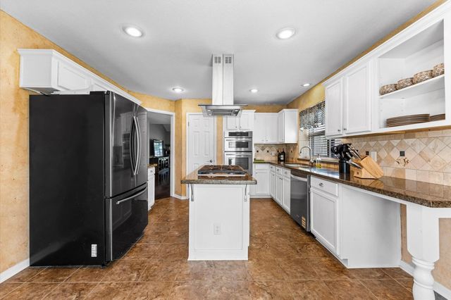 10822 Spruce Drive S, La Porte, TX 77571