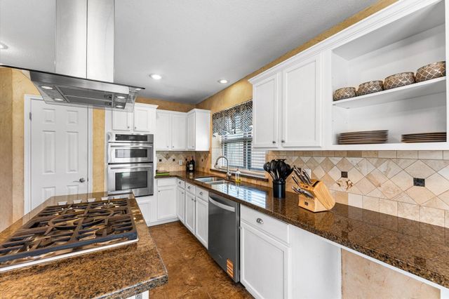 10822 Spruce Drive S, La Porte, TX 77571