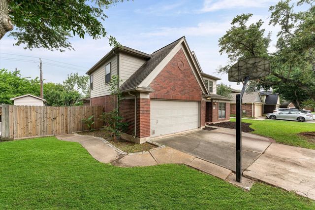 10822 Spruce Drive S, La Porte, TX 77571