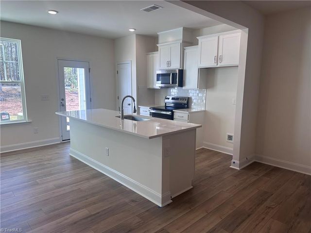 1304 Hammond Drive, Mebane, NC 27302