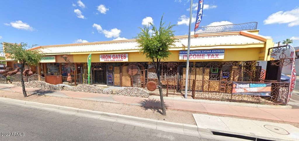 2106-2110 W CAMELBACK Road, Phoenix, AZ 85015 — exterior