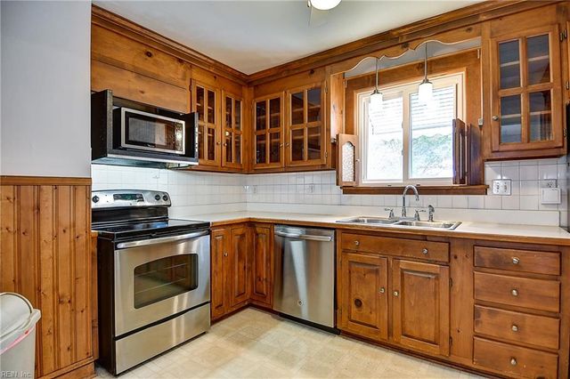 3801 Craven CIR, Norfolk, VA 23513