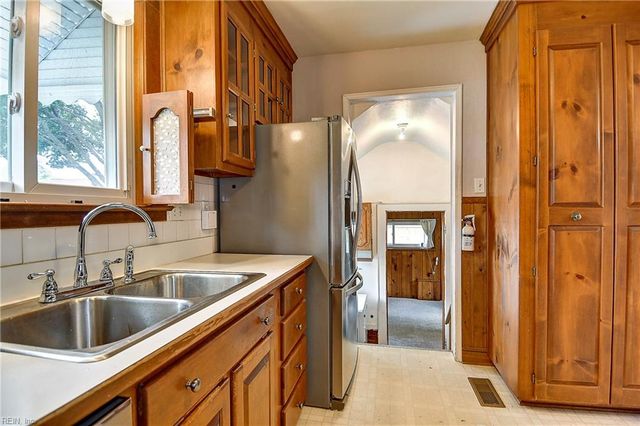 3801 Craven CIR, Norfolk, VA 23513