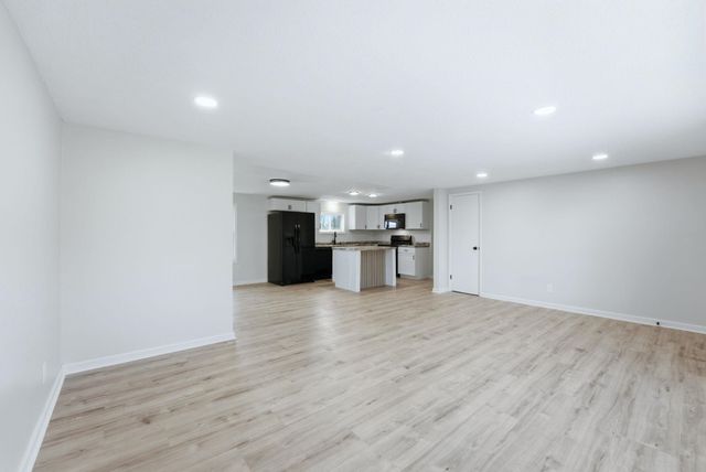 5065 E 1200 N, Roanoke, IN 46783