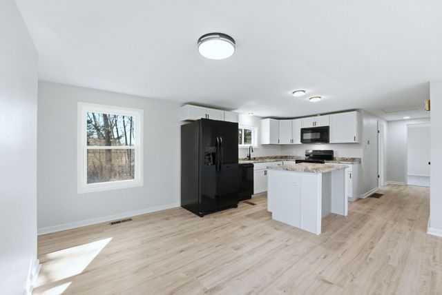 5065 E 1200 N, Roanoke, IN 46783