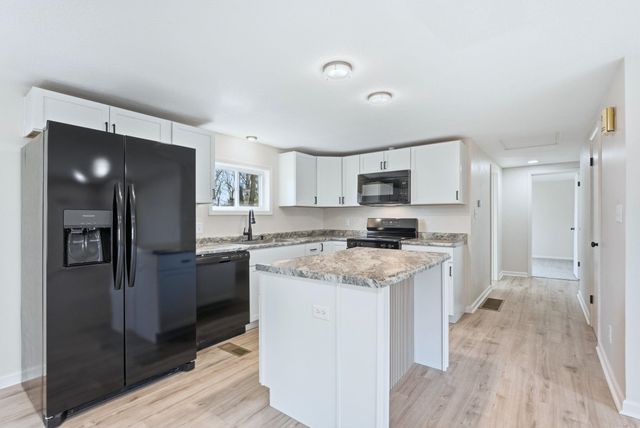 5065 E 1200 N, Roanoke, IN 46783