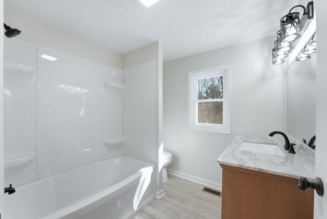 5065 E 1200 N, Roanoke, IN 46783