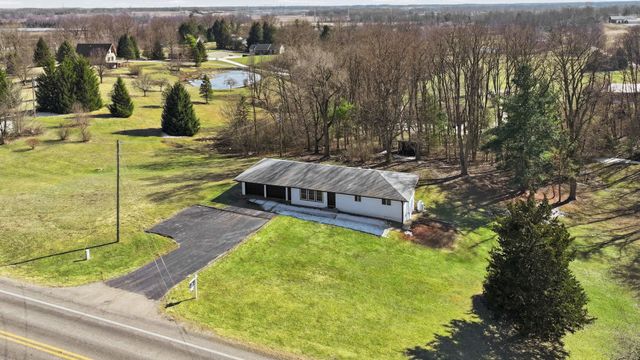 5065 E 1200 N, Roanoke, IN 46783