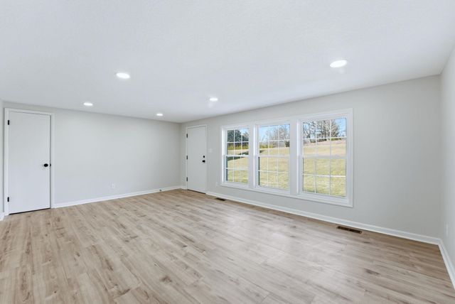 5065 E 1200 N, Roanoke, IN 46783