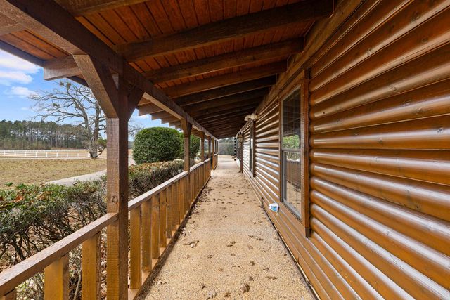 947 Pumpkin Center Rd, Marshall, TX 75672