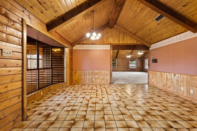 947 Pumpkin Center Rd, Marshall, TX 75672