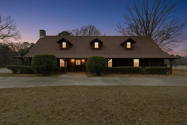 947 Pumpkin Center Rd, Marshall, TX 75672