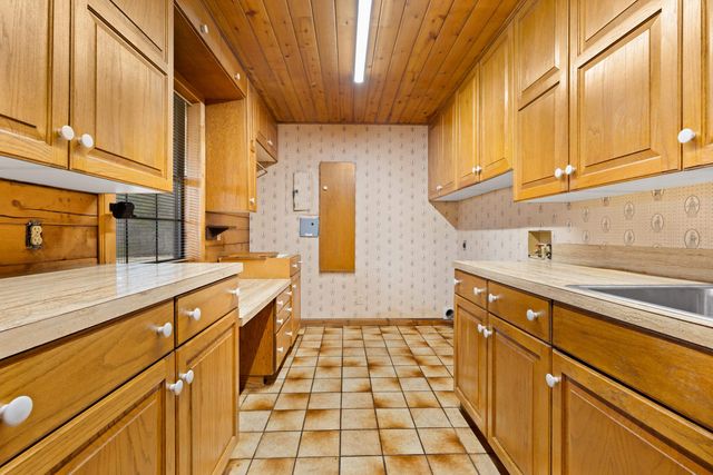 947 Pumpkin Center Rd, Marshall, TX 75672