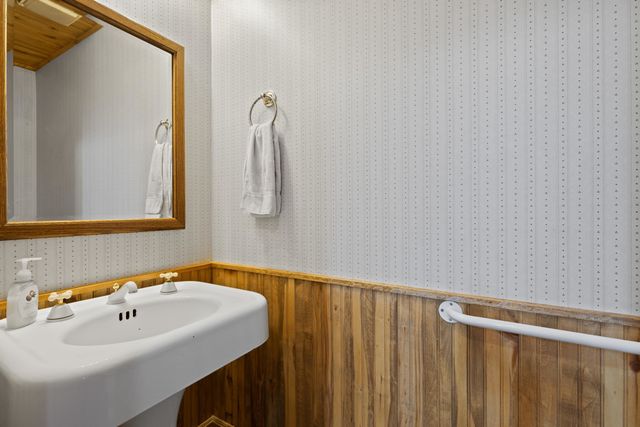 947 Pumpkin Center Rd, Marshall, TX 75672