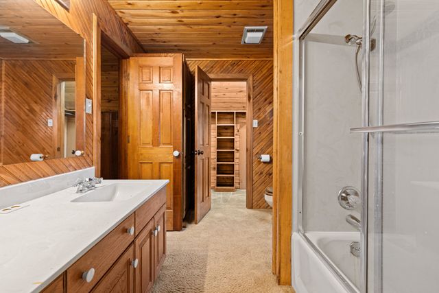 947 Pumpkin Center Rd, Marshall, TX 75672