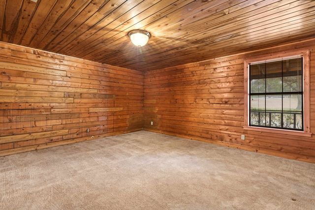 947 Pumpkin Center Rd, Marshall, TX 75672