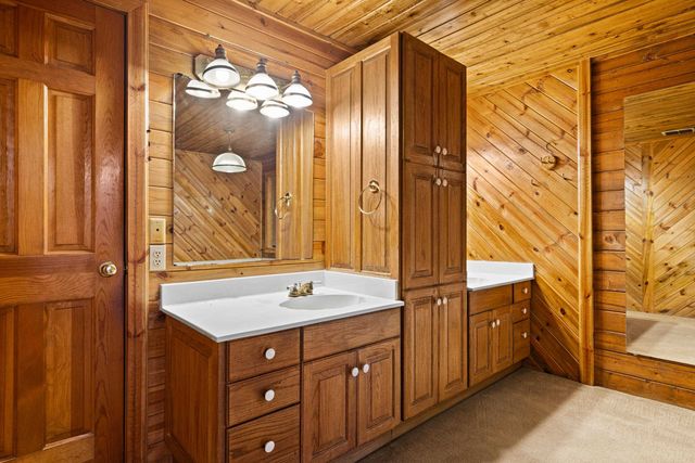 947 Pumpkin Center Rd, Marshall, TX 75672