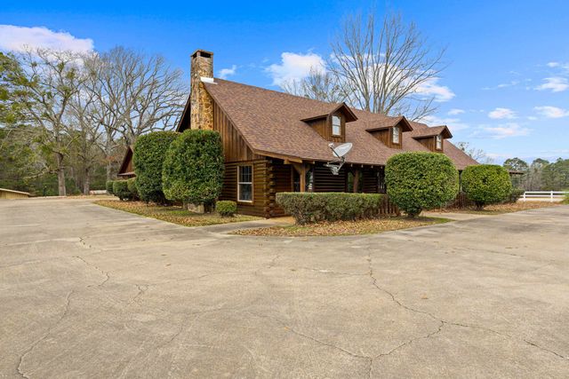 947 Pumpkin Center Rd, Marshall, TX 75672