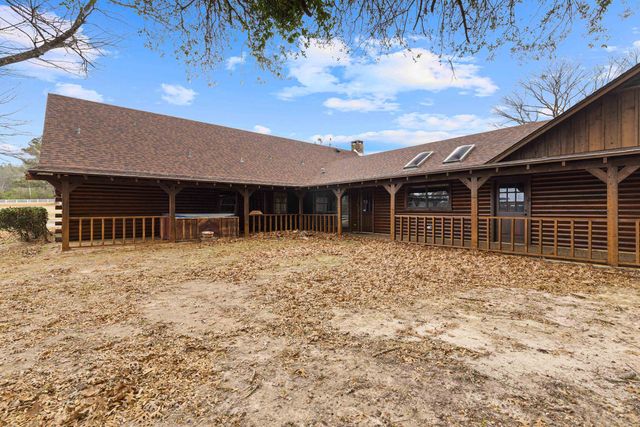 947 Pumpkin Center Rd, Marshall, TX 75672