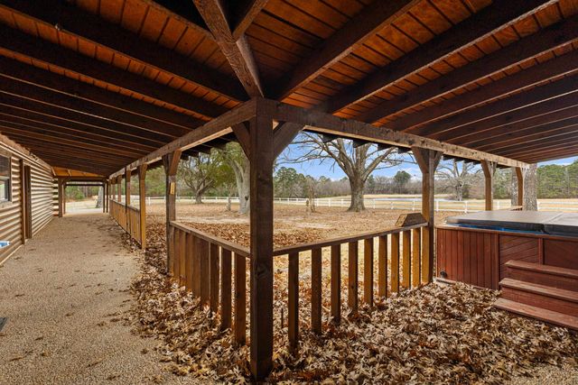 947 Pumpkin Center Rd, Marshall, TX 75672