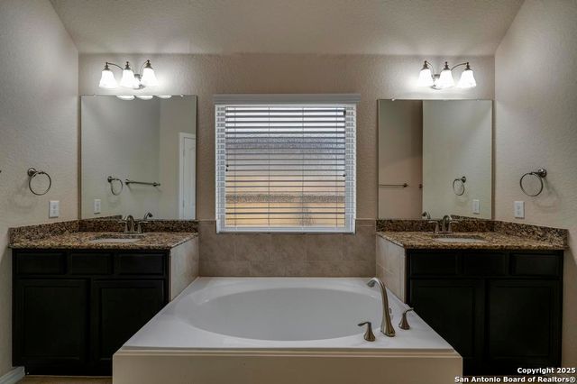 8815 Hideout Bend, San Antonio, TX 78254