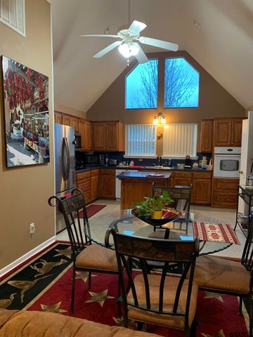 399 Cimarron Trl, Holly Lake Ranch, TX 75765