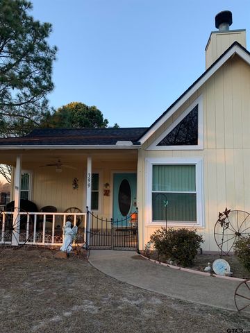 399 Cimarron Trl, Holly Lake Ranch, TX 75765