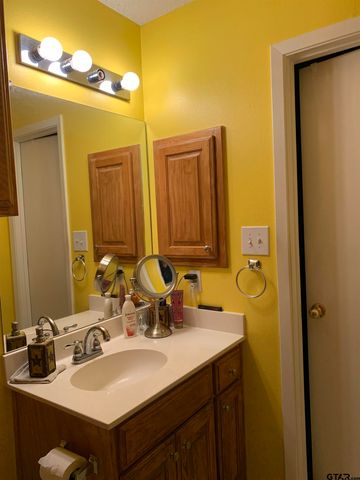 399 Cimarron Trl, Holly Lake Ranch, TX 75765