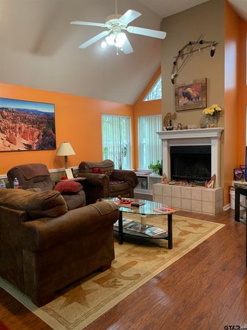 399 Cimarron Trl, Holly Lake Ranch, TX 75765