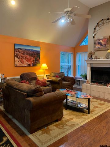 399 Cimarron Trl, Holly Lake Ranch, TX 75765