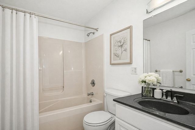 14 Northgate Ct 14, Grafton, MA 01536