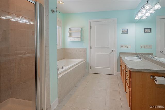 5544 Twilight Lane, Lockport Town, NY 14094