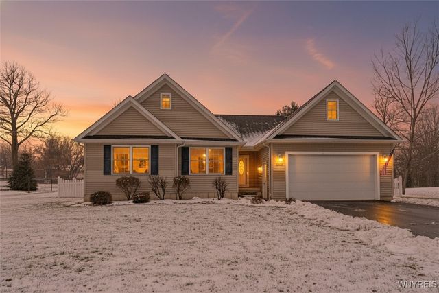 5544 Twilight Lane, Lockport Town, NY 14094