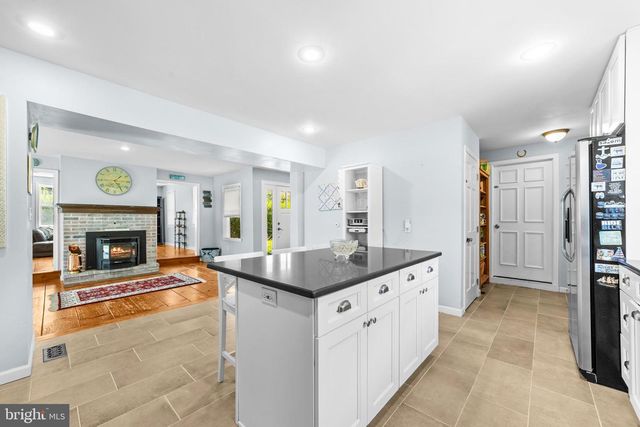 72 POOR FARM RD, Pennington, NJ 08534