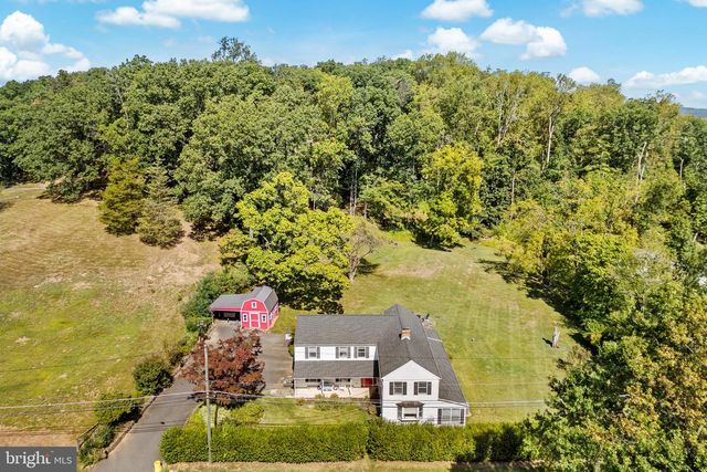 72 POOR FARM RD, Pennington, NJ 08534