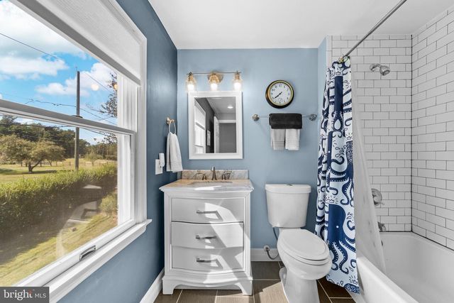 72 POOR FARM RD, Pennington, NJ 08534